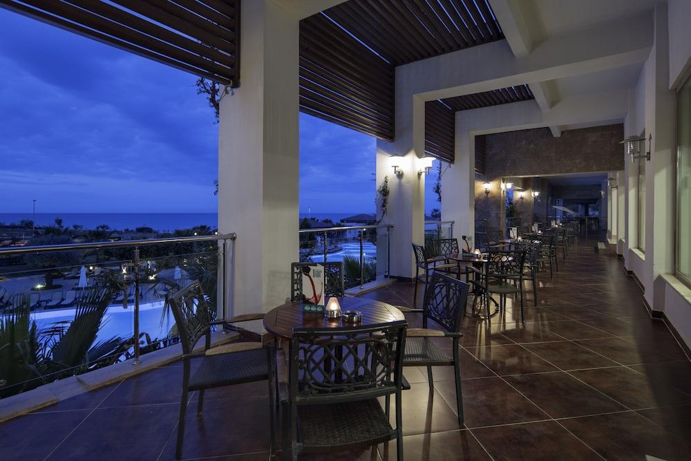 Alba Royal Hotel (Adults Only) Side Exterior photo